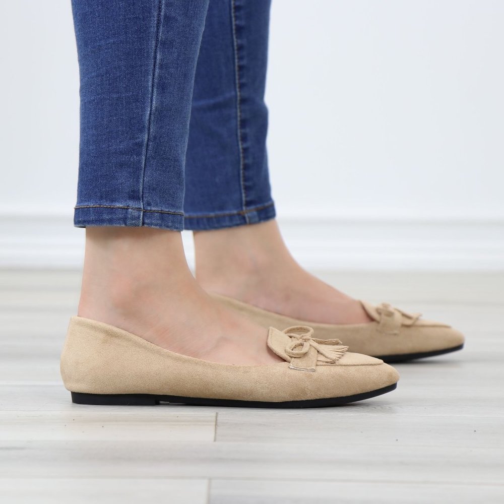 Tan Faux Suede Pointed Toe No Heel Flat Loafers Shoe Bow Tassel Decor Slip On - Picture 5 of 14